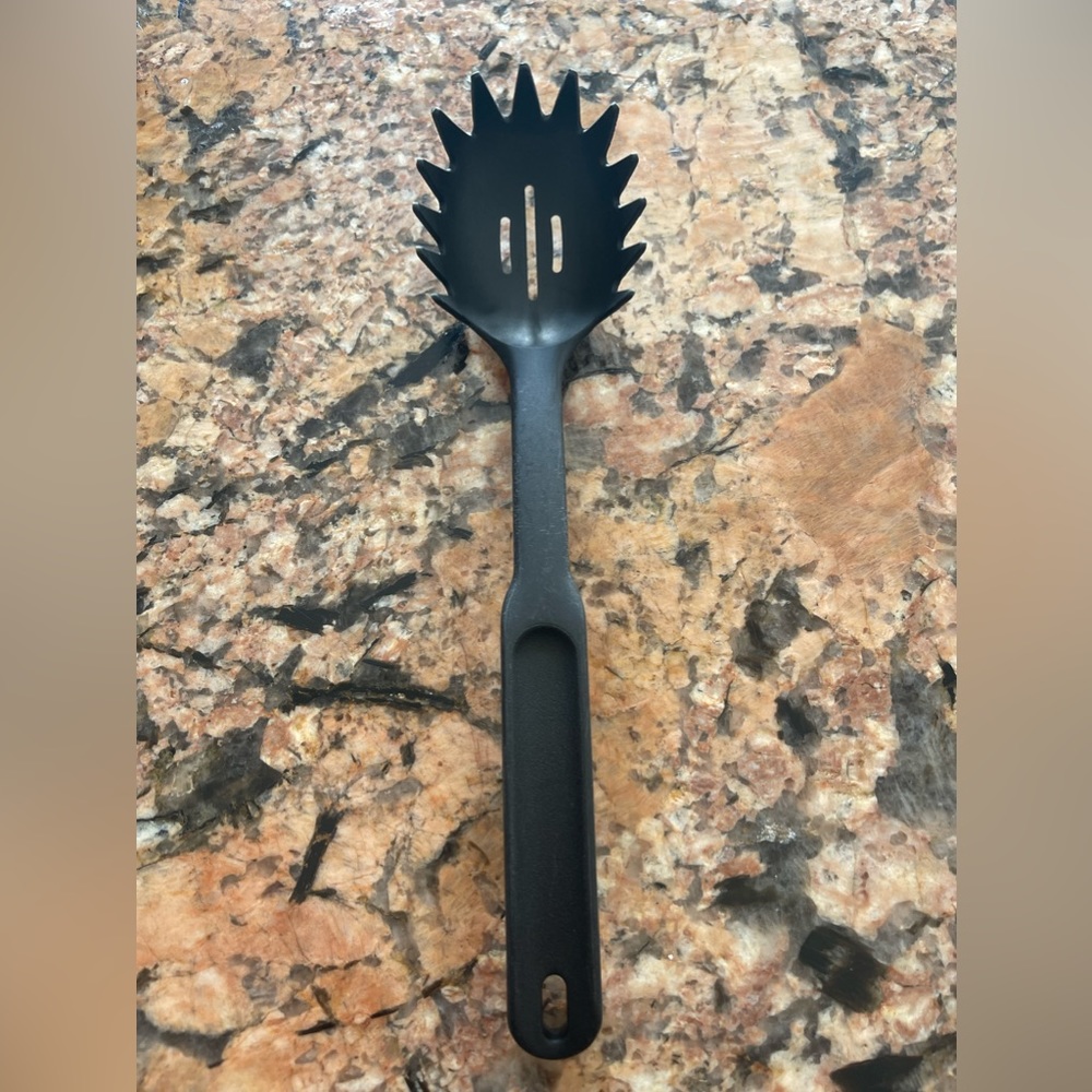 Plastic spaghetti spoon